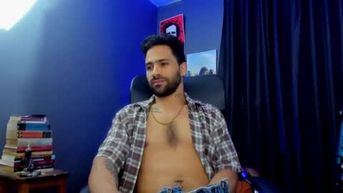 Snapshot of leo_diaz01 chatting on 24, 1, 2025 Leo Diaz online show from 24, 1, 2025