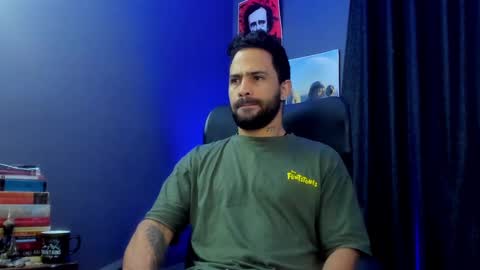 Snapshot of leo_diaz01 chatting on 30, 1, 2025 Leo Diaz online show from 30, 1, 2025