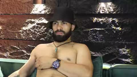 Snapshot of leo_diaz01 chatting on 25, 9, 2025 Leo Diaz online show from 25, 9, 2025