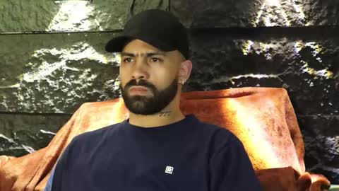 Snapshot of leo_diaz01 chatting on 2, 10, 2025 Leo Diaz online show from 2, 10, 2025