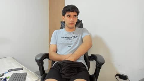 Snapshot of leo_jones389 chatting on 4, 3, 2025 Leo Jones online show from 4, 3, 2025
