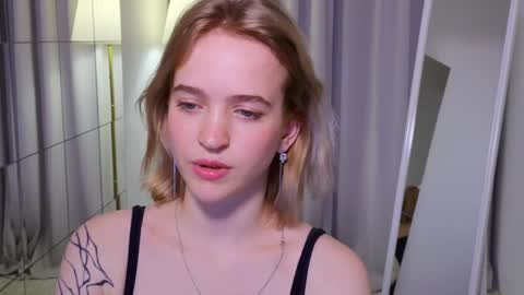 Snapshot of leo_lulu chatting on 2, 12, 2024 Ashly online show from 2, 12, 2024