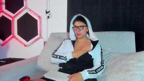 Snapshot of leo_muller chatting on 17, 10, 2025 leo_muller online show from 17, 10, 2025