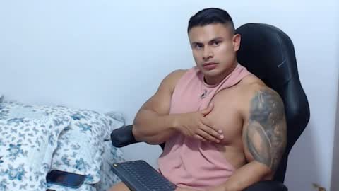 Snapshot of leo_muscleboy chatting on 28, 4, 2026 Leo online show from 28, 4, 2026