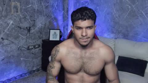 Leo independent model online show from 25, 9, 2025