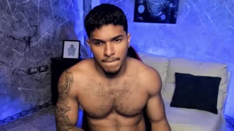 Leo independent model online show from 7, 1, 2026