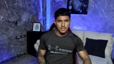 Leo independent model online show from 9, 1, 2026