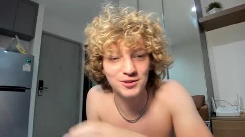 Snapshot of leo_wildd chatting on 3, 10, 2025 leo_wildd online show from 3, 10, 2025