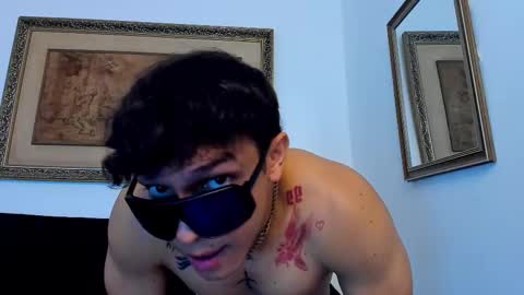 Snapshot of leon_connor chatting on 4, 10, 2025 Leon Connor online show from 4, 10, 2025