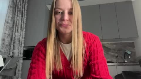 Snapshot of leona_grand chatting on 3, 6, 2026 Emma online show from 3, 6, 2026