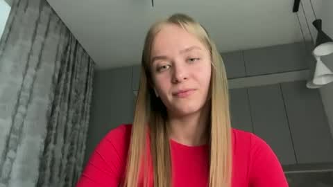 Snapshot of leona_grand chatting on 12, 6, 2026 Emma online show from 12, 6, 2026
