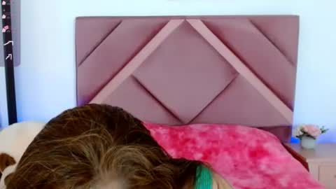 Snapshot of leonacutecam chatting on 4, 7, 2026 LUCY online show from 4, 7, 2026