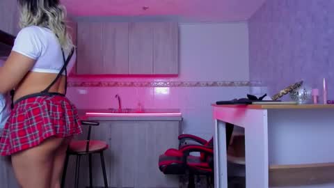 Snapshot of leonboom chatting on 2, 2, 2026 Tom Rider online show from 2, 2, 2026