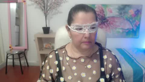 leonela   online show from 21, 2, 2025