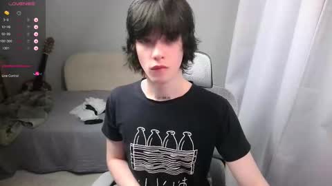 Snapshot of leonkissboy chatting on 1, 3, 2026 leonkissboy online show from 1, 3, 2026