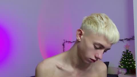 Snapshot of leonlure chatting on 22, 12, 2025 leonlure online show from 22, 12, 2025