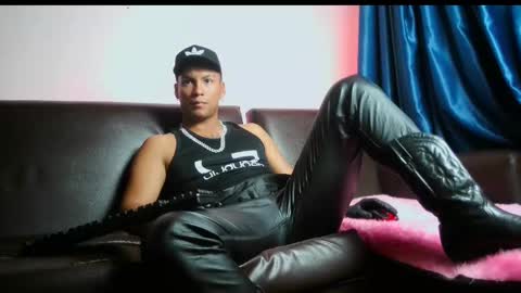 Snapshot of leonnardojaramillo chatting on 5, 3, 2025 Lenardo jaramillo online show from 5, 3, 2025