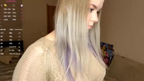 Snapshot of leotafredericks chatting on 8, 2, 2026 Hello everyone Im Lora Its my first day Were going to have fun together online show from 8, 2, 2026