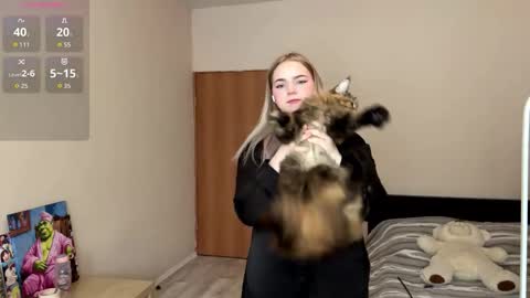 Snapshot of leotafredericks chatting on 19, 2, 2026 Hello everyone Im Lora Its my first day Were going to have fun together online show from 19, 2, 2026