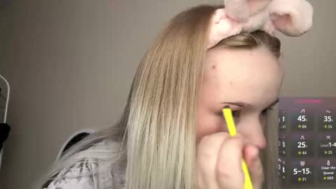 Snapshot of leotafredericks chatting on 24, 2, 2026 Hello everyone Im Lora Its my first day Were going to have fun together online show from 24, 2, 2026