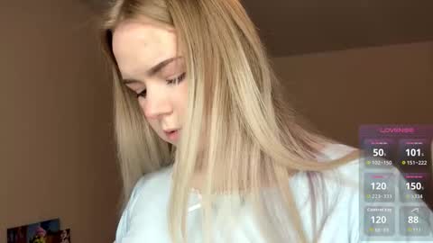 Snapshot of leotafredericks chatting on 27, 2, 2026 Hello everyone Im Lora Its my first day Were going to have fun together online show from 27, 2, 2026