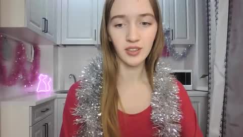 Snapshot of leslie_my_lovee chatting on 23, 12, 2024  LESLIE   online show from 23, 12, 2024