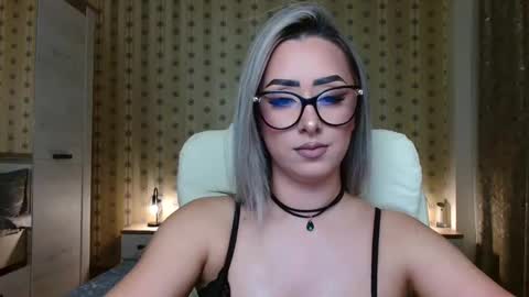 leslie_secret online show from 20, 10, 2025