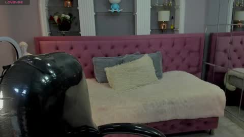 Snapshot of leslieanddrako chatting on 2, 8, 2026 L E S L E Y AND D R A K O online show from 2, 8, 2026