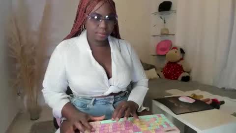 lesliee_brownn online show from 4, 6, 2026