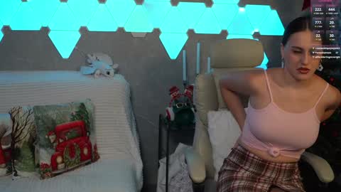 LeslieKorfs online show from 4, 12, 2024