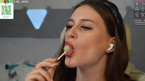 LeslieKorfs online show from 27, 1, 2025