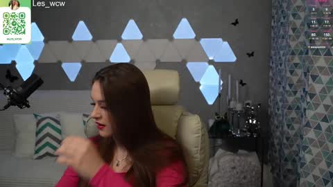 LeslieKorfs online show from 20, 2, 2025