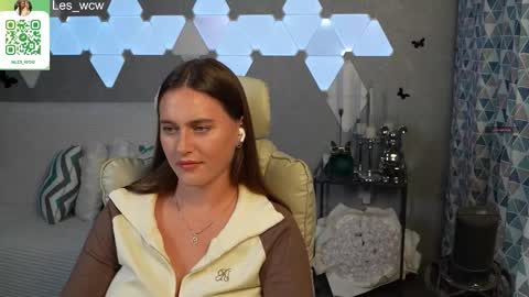 LeslieKorfs online show from 18, 9, 2025