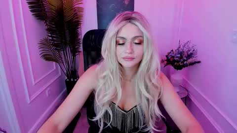 lesliemineg online show from 10, 9, 2025