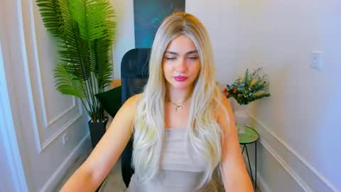 lesliemineg online show from 19, 9, 2025