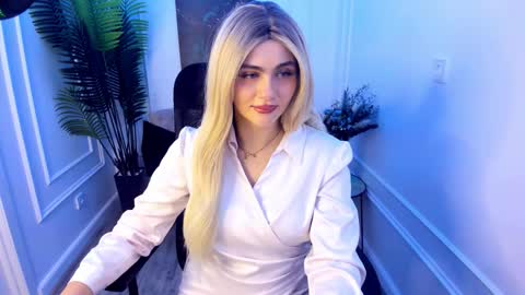 lesliemineg online show from 24, 9, 2025