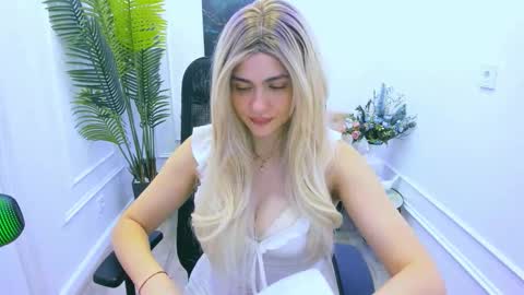 lesliemineg online show from 30, 9, 2025