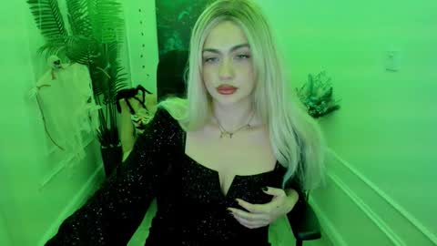 lesliemineg online show from 29, 10, 2025