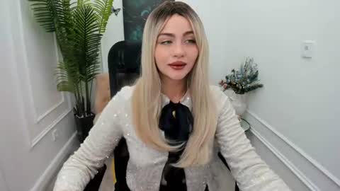 lesliemineg online show from 26, 11, 2025