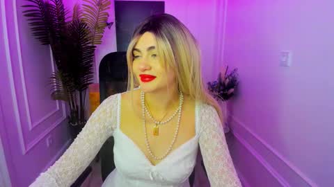 lesliemineg online show from 28, 11, 2025