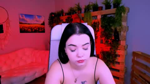 LeslieRowe online show from 2, 11, 2025