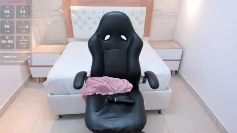   online show from 15, 4, 2026