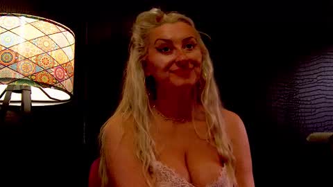 Snapshot of leticiareys chatting on 12, 2, 2026 leticiareys online show from 12, 2, 2026