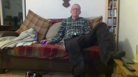 Snapshot of letmestrip chatting on 17, 2, 2025 paul online show from 17, 2, 2025