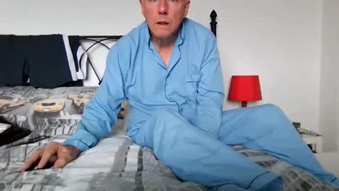 Snapshot of letmestrip chatting on 14, 9, 2025 paul online show from 14, 9, 2025