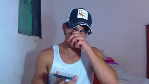 Snapshot of lewis_ly chatting on 23, 4, 2026 i am lewis ly EDUARDO MEMDOZA15 online show from 23, 4, 2026