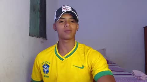Snapshot of lewis_ly chatting on 2, 7, 2026 i am lewis ly EDUARDO MEMDOZA15 online show from 2, 7, 2026