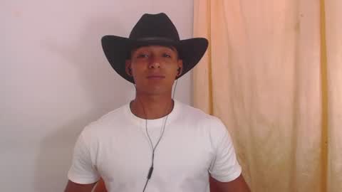 Snapshot of lewis_ly chatting on 7, 7, 2026 i am lewis ly EDUARDO MEMDOZA15 online show from 7, 7, 2026