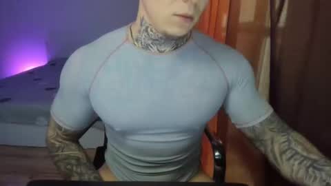 Snapshot of lewis_muscleee chatting on 29, 3, 2026 blablablack online show from 29, 3, 2026