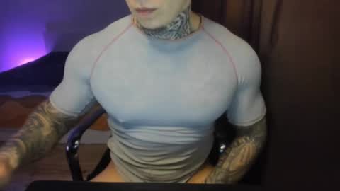 Snapshot of lewis_muscleee chatting on 4, 4, 2026 blablablack online show from 4, 4, 2026
